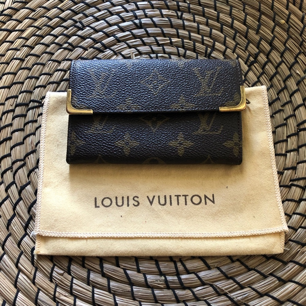 COPY - Authentic 1987 Luis Vuitton wallet